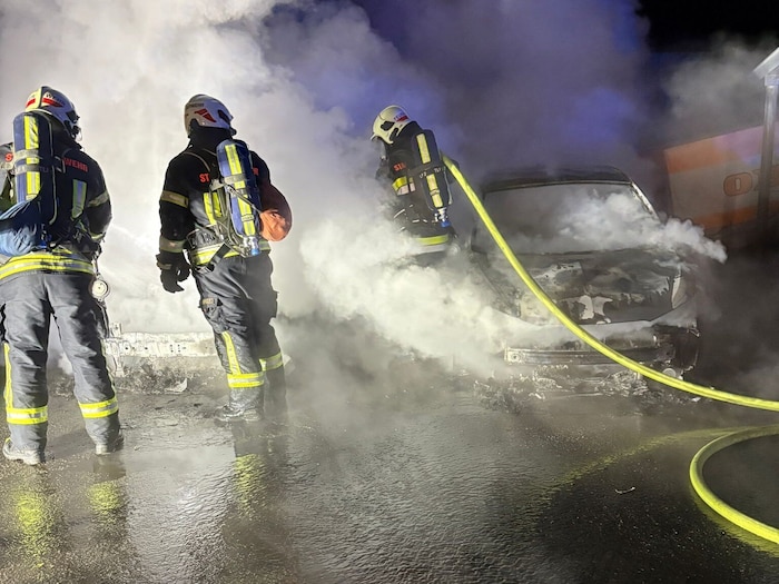 An den Autos entstand Totalschaden.