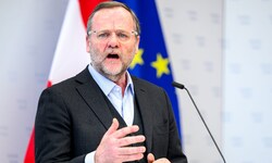 Staatssekretär Josef Schellhorn (NEOS) bei der Pressekonferenz am Montag im Finanzministerium. 