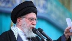 Irans oberster Führer Ali Khamenei macht US-Präsident Donald Trump für die Massenproteste im ...