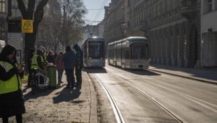 Der Neos-Chef soll vor die Bim gesprungen sein. (Symbolbild)