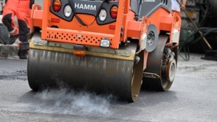 Bald wird wieder im ganzen Land asphaltiert und gewalzt