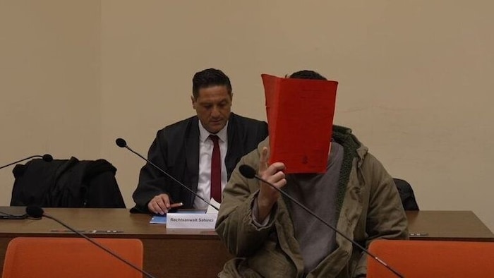 In ungefähr fünf Monaten könnte es ein Urteil geben.