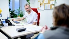 Imre Siska versucht in Gesprächen, Ursachen zu eruieren.