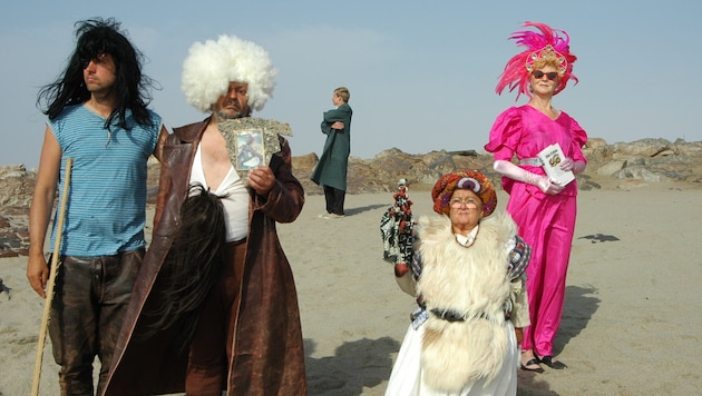 Theatermacher Christoph Schlingensief widmet das MAK in Zusammenarbeit mit den Wiener Festwochen ...