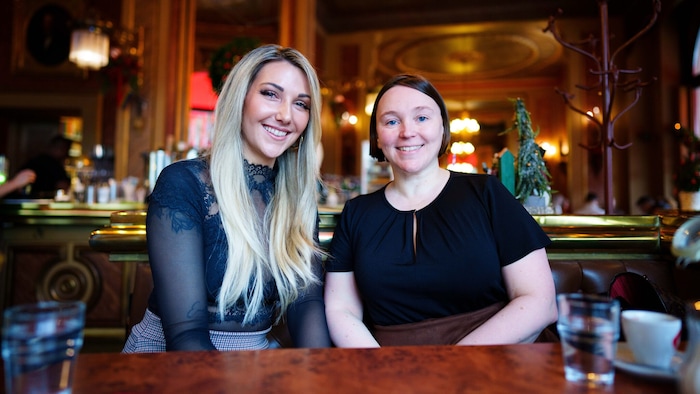 Kayla Krystin mit „Krone“-Redakteurin Jasmin Gaderer