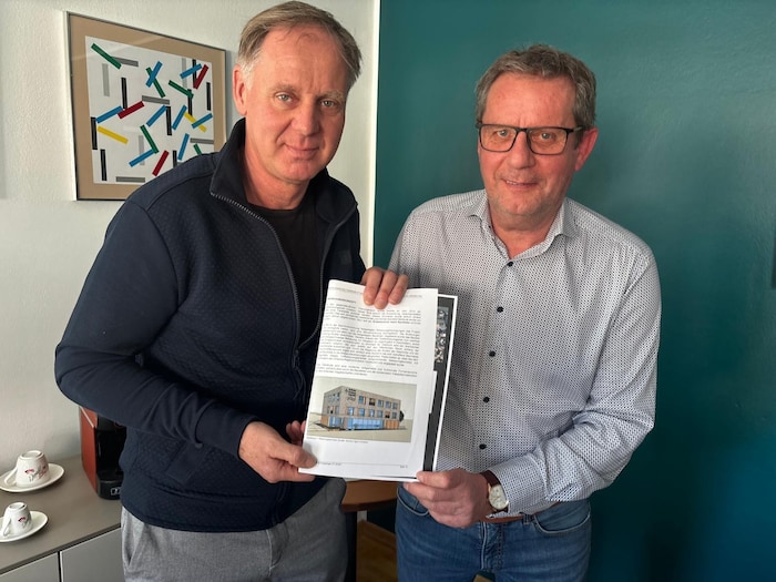 Hannes Triebelnig (li.) mit Gemeindechef Thomas Schäfauer.