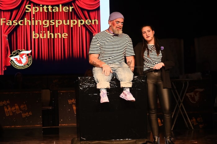 ...die Faschingsgilde mit rasant, lustigem Programm unterhält.