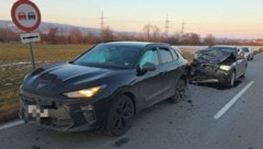 Vier Verletzte forderte der Crash auf der Bundesstraße 1.