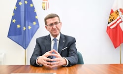Markus Achleitner (er wird im April 57) ist seit 2018 zuständiger Landesrat für Wirtschaft. ...