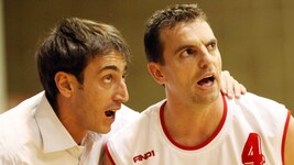 Joey Vickery (re.) holte mit den Mattersburg 49ers den Cupsieg im Jahr 2001. Nach ...