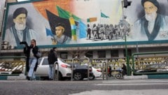 Am Sonntag waren im Iran ausländische Websites wie Google kurzzeitig aufrufbar. Am Montag war es ...