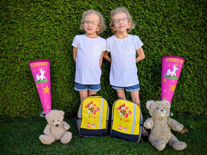 Die Freude bei Leonie und Emelie Seiringer ist sichtlich groß.