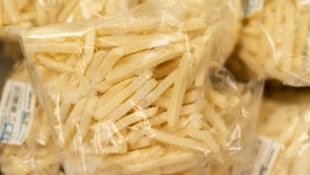 Für die Wildtiere können die Pommes gefährlich werden. (Symbolbild)