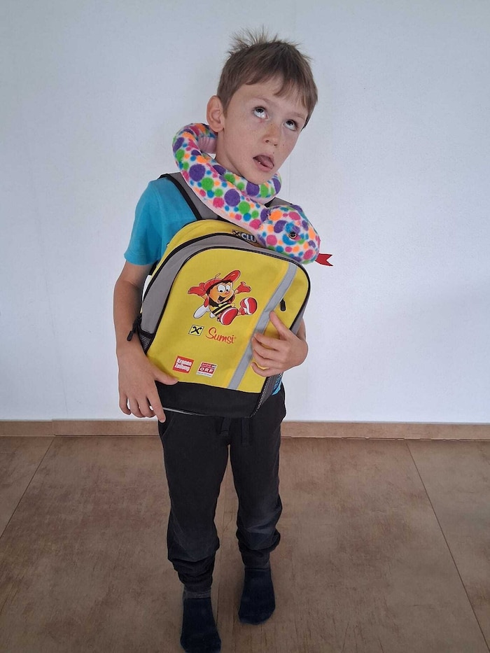 Max Kneidinger und sein neuer Rucksack.
