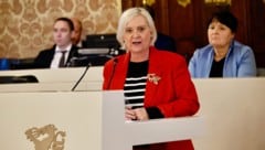 KPÖ-Klubobfrau Claudia Klimt-Weithaler kritisiert das Kürzen im Sozialbereich.  