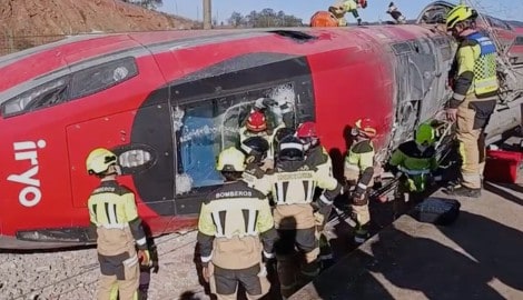 Spaniens Lokführer-Gewerkschaft hat nach drei schweren Zugunfällen einen Streik angekündigt.