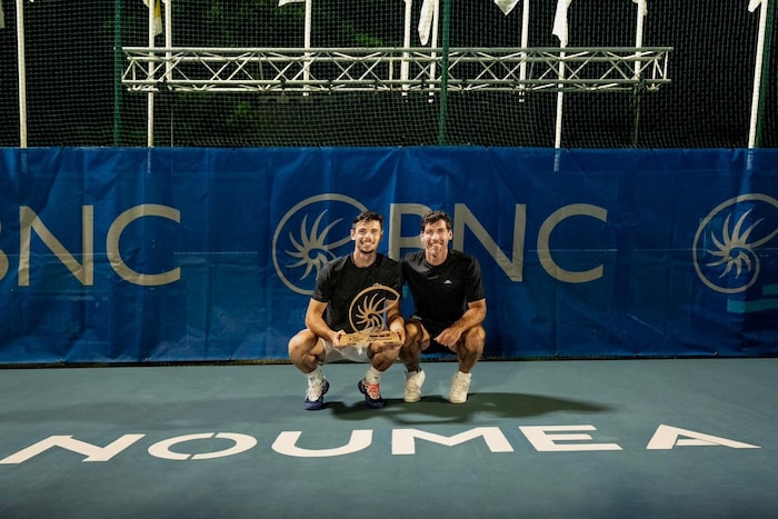 In Neukaledonien feierte Arthur Gea unlängst mit Trainer Gerald Melzer seinen ersten Titel auf ...