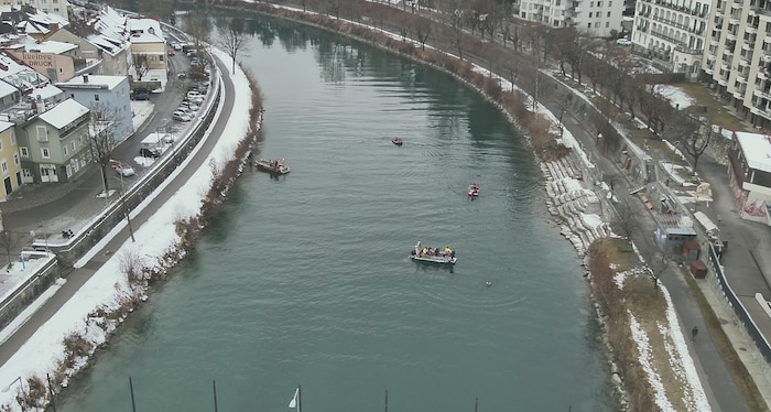 Die Einsatzboote waren auf der Drau unterwegs