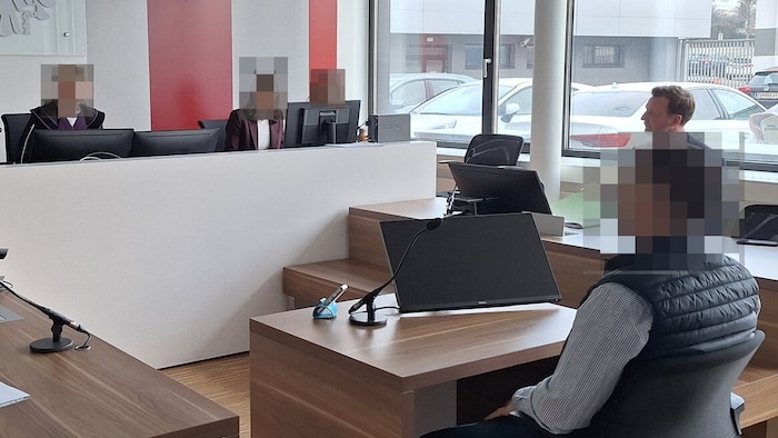 Anwalt Philipp Wolm (re.) nahm sich als Rechtsanwalt den Interessen des Kosovaren an.