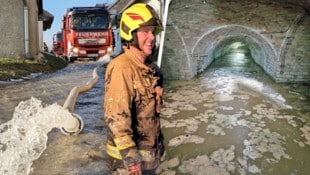 Ein Keller-Ensemble war geflutet – nach dem Einsatz wurde zwecks Erst-Reinigung praktischerweise ...