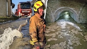 Ein Keller-Ensemble war geflutet – nach dem Einsatz wurde zwecks Erst-Reinigung praktischerweise ...