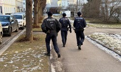 Ermittler in der Linzer Innenstadt, nachdem die Bluttat bekannt wurde