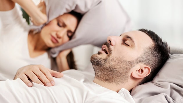 Nächtliches „Sägen“ und stille Sekunden – Schnarchen mit Atemaussetzern ist nicht harmlos!