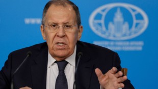 Russlands Außenminister Sergej Lawrow beobachtet die „ernsthafte geopolitische Situation“ in der ...
