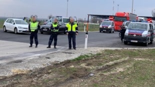 Ermittlungen zwischen Ungarn und Österreich: An der Grenze in Nickelsdorf wurde ein totes ...