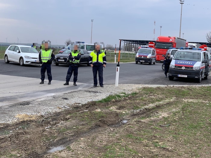 Polizei und Landeskriminalamt fahnden weiterhin nach der Pflegerin.