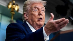 US-Präsident Donald Trump betritt am Mittwoch die große Bühne des Weltwirtschaftsforums (WEF) in ...