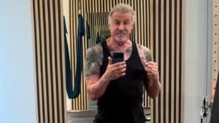 Sylvester Stallone ist mit 79 Jahren immer noch fit, wie sein neuestes Video aus dem ...