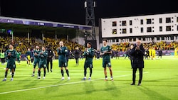 Die Mannschaft von Pep Guardiola (re.) verlor am Dienstag auf Kunstrasen bei Bodö/Glimt 1:3