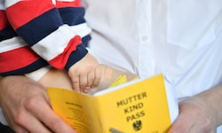 Der Eltern-Kind-Pass soll – als Nachfolger des Mutter-Kind-Passes – künftig elektronisch ...