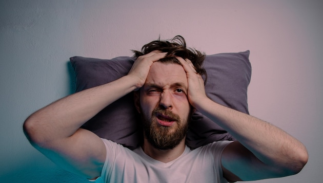 Ab dem 40. Lebensjahr tritt nächtliches Aufwachen häufiger auf.