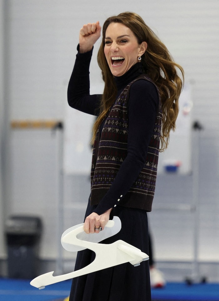 Am Ende ging jedoch Kate als Curling-Queen aus dem kleinen, royalen Wettkampf hervor.
