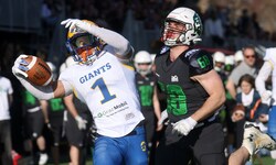 Ducks-Spieler Alexander Holzinger (re.) spielte bereits am College.