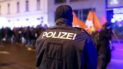 De Polizei will für einen geordneten Ablauf von Demo und Ball sorgen. 