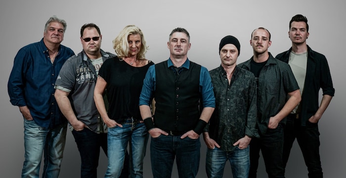 BOSStria wandelt in der Spinnerei Traun auf den Spuren von Bruce Springsteen. Die Setlist ...