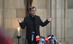 Vor seiner Bischofsweihe am Samstag stellte sich der designierte Wiener Erzbischof Josef ...