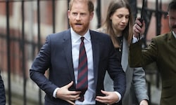 Prinz Harry ist bei seiner Zivilklage gegen die „Daily Mail“ überraschend vorzeitig in den ...