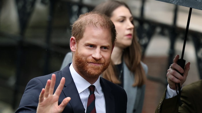 Prinz Harry am Mittwoch auf dem Weg in den Gerichtssaal