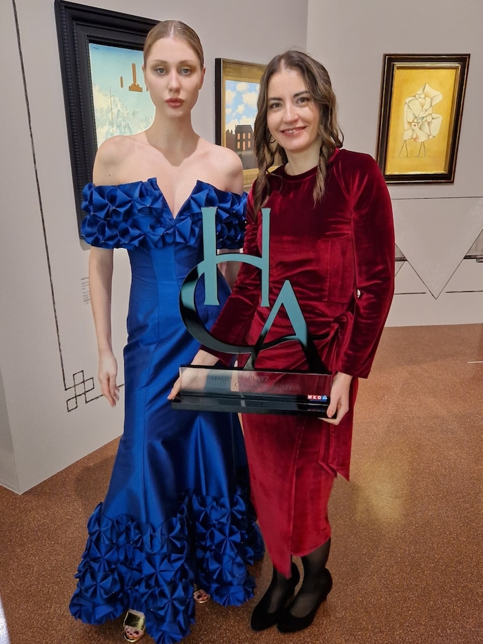 Die burgenländische Modedesignerin hat 2024 den ersten Platz beim „Haute-Couture-Preis“ ...