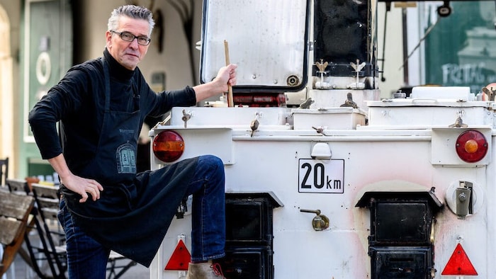 Für ein als Werbung gedachtes Bild erntete Wiesmayer reichlich Kritik. Der Bio-Bauer zeigt sich ...