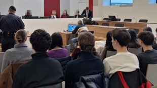 Die Schulklasse lauschte gebannt dem Verfahren am Landesgericht Eisenstadt.
