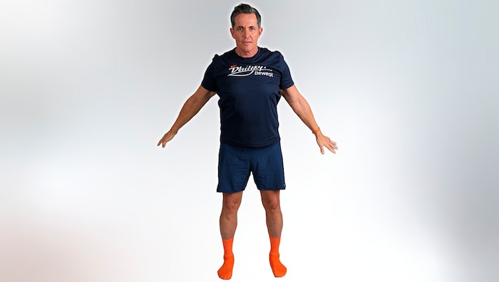 ARMKREISEN: Fördert die Durchblutung im ganzen Körper und stabilisiert gleichzeitig die ...