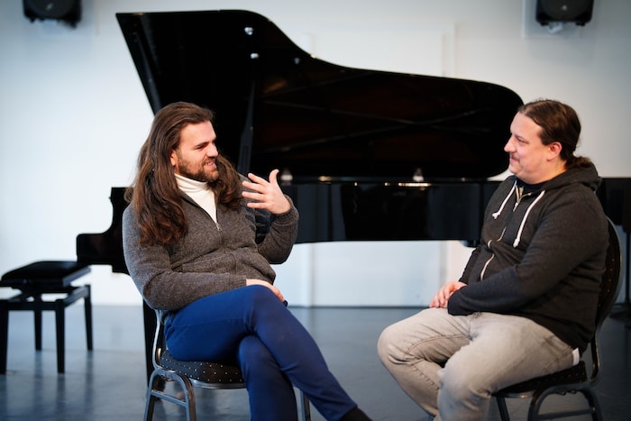 Sidrit Vokshi im Gespräch mit „Krone“-Redakteur Robert Fröwein.