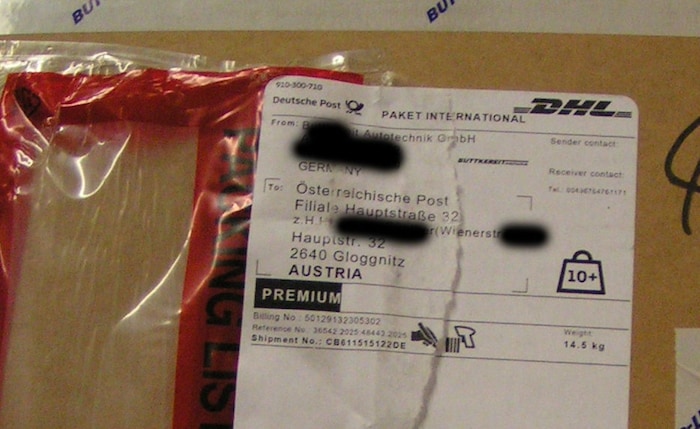 Pakete, die er bereits des öfteren von diesem Lieferanten bekommen hatte, wiesen immer sie ...