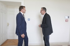 Mit Anwalt Maximilian Donner- Reichstädter tritt Strache als Privatankläger auf. Doch er ist ...