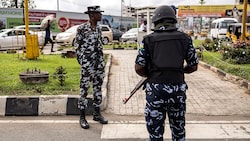 Nigerianische Soldaten in der Großstadt Lagos